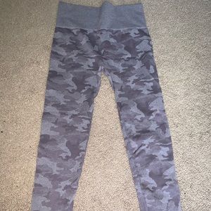 Seamless Camo Leggings
